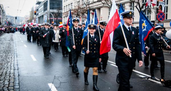 Studenci Akademii Morskiej podczas Parady Niepodległości, fot. Kamil Dopke